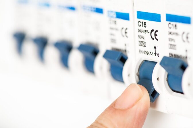 Le panneau de distribution électrique, une source de dangers
